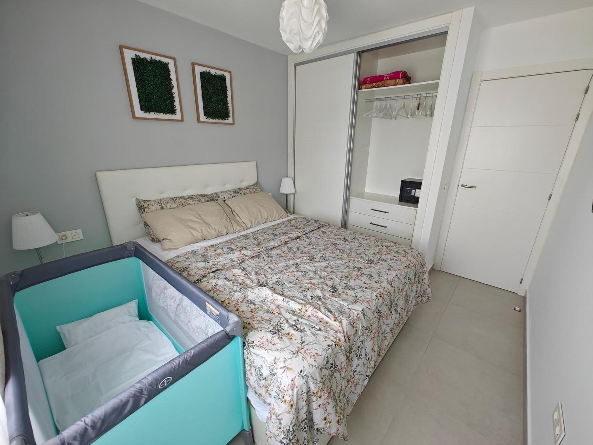 Sun Apartment - 3 Bedrooms, Priv Parking, Pool, Ac, Tv Channels, Fibre Net Los Cristianos  Exterior photo