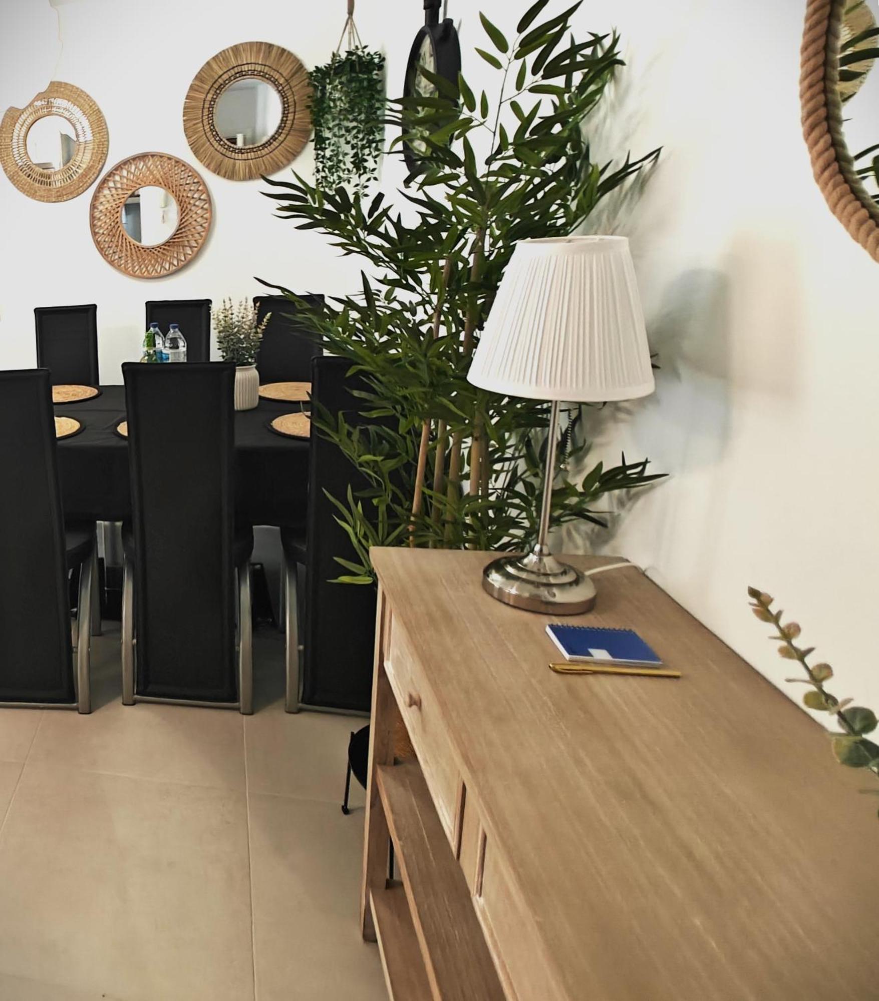 Sun Apartment - 3 Bedrooms, Priv Parking, Pool, Ac, Tv Channels, Fibre Net Los Cristianos  Exterior photo