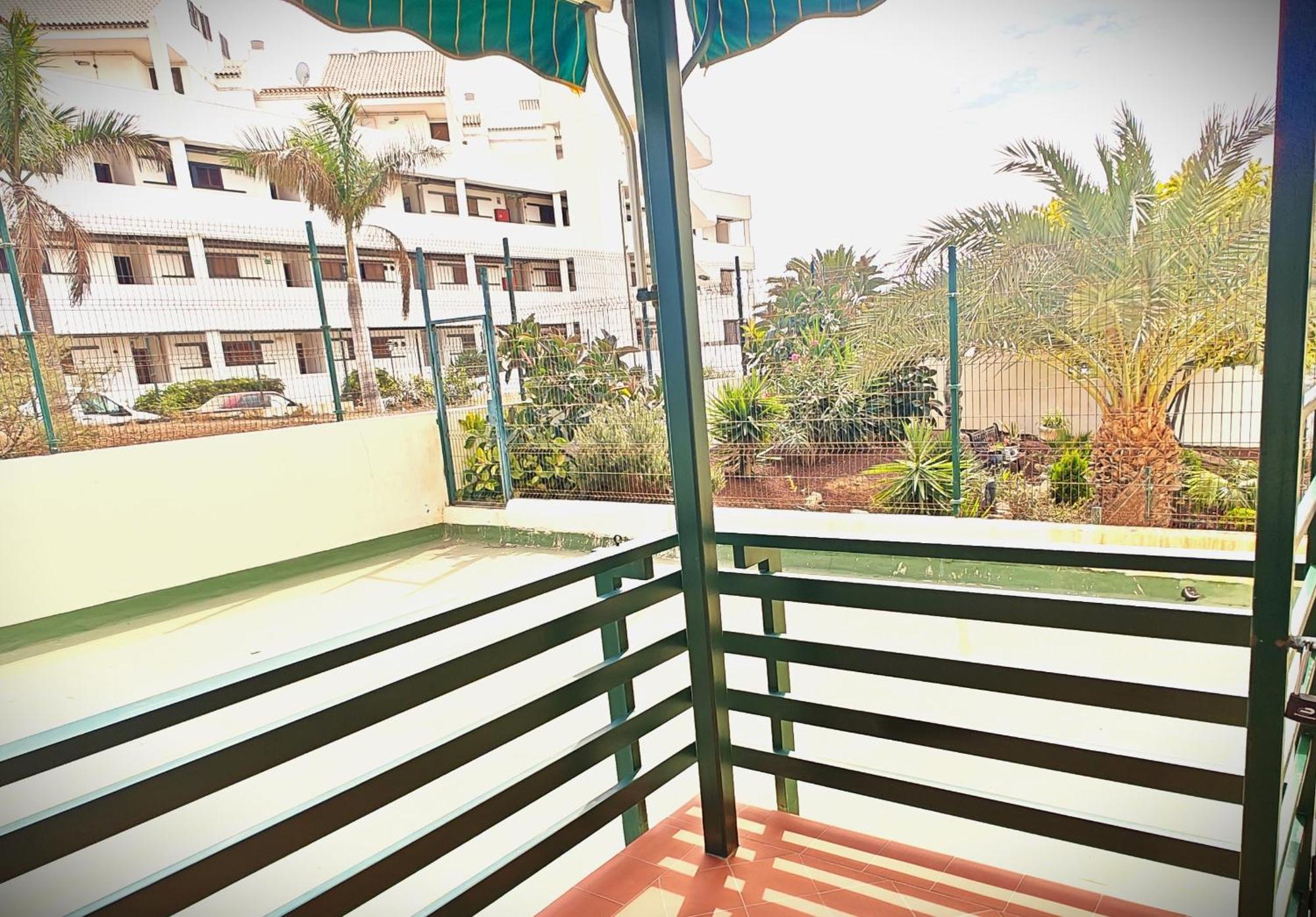 Sun Apartment - 3 Bedrooms, Priv Parking, Pool, Ac, Tv Channels, Fibre Net Los Cristianos  Exterior photo