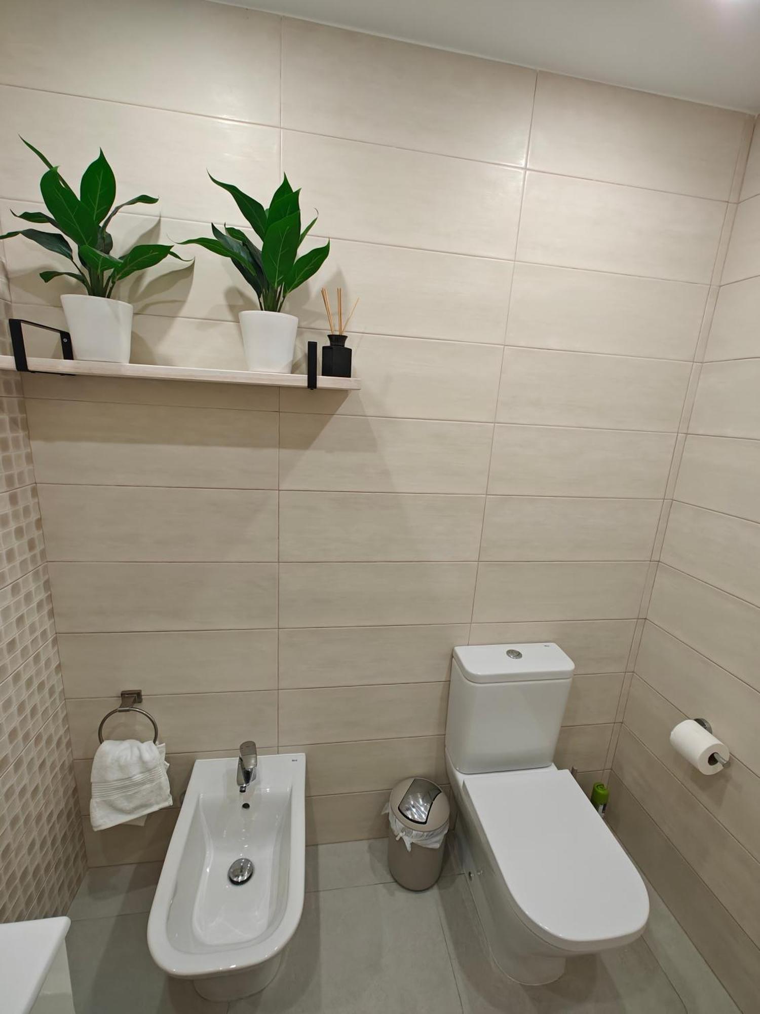 Sun Apartment - 3 Bedrooms, Priv Parking, Pool, Ac, Tv Channels, Fibre Net Los Cristianos  Exterior photo