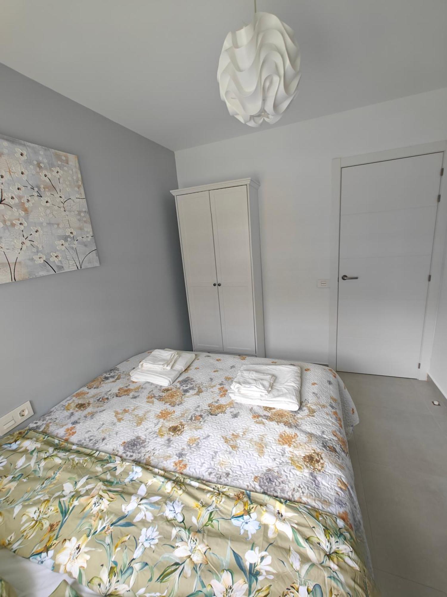 Sun Apartment - 3 Bedrooms, Priv Parking, Pool, Ac, Tv Channels, Fibre Net Los Cristianos  Exterior photo