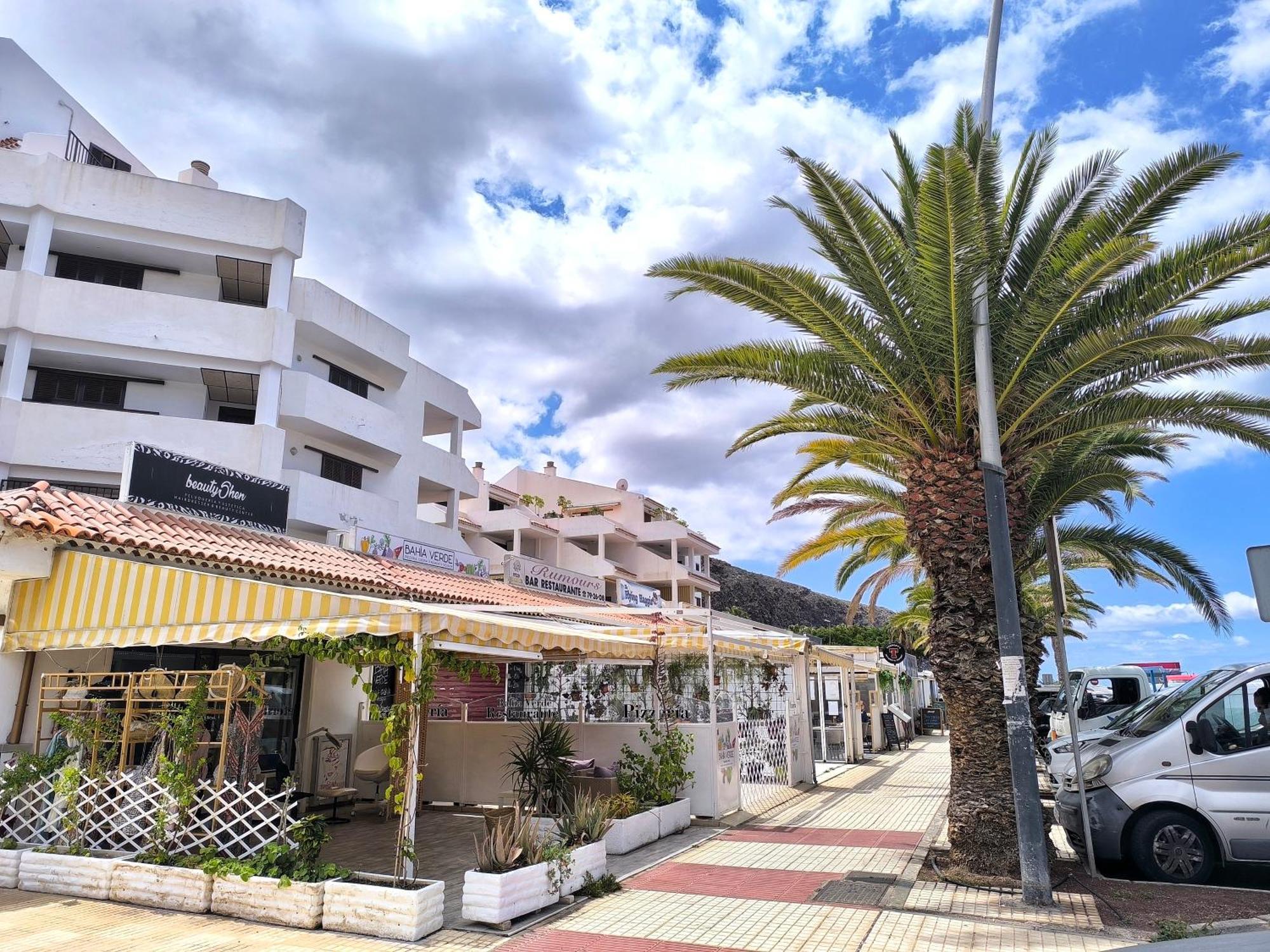 Sun Apartment - 3 Bedrooms, Priv Parking, Pool, Ac, Tv Channels, Fibre Net Los Cristianos  Exterior photo